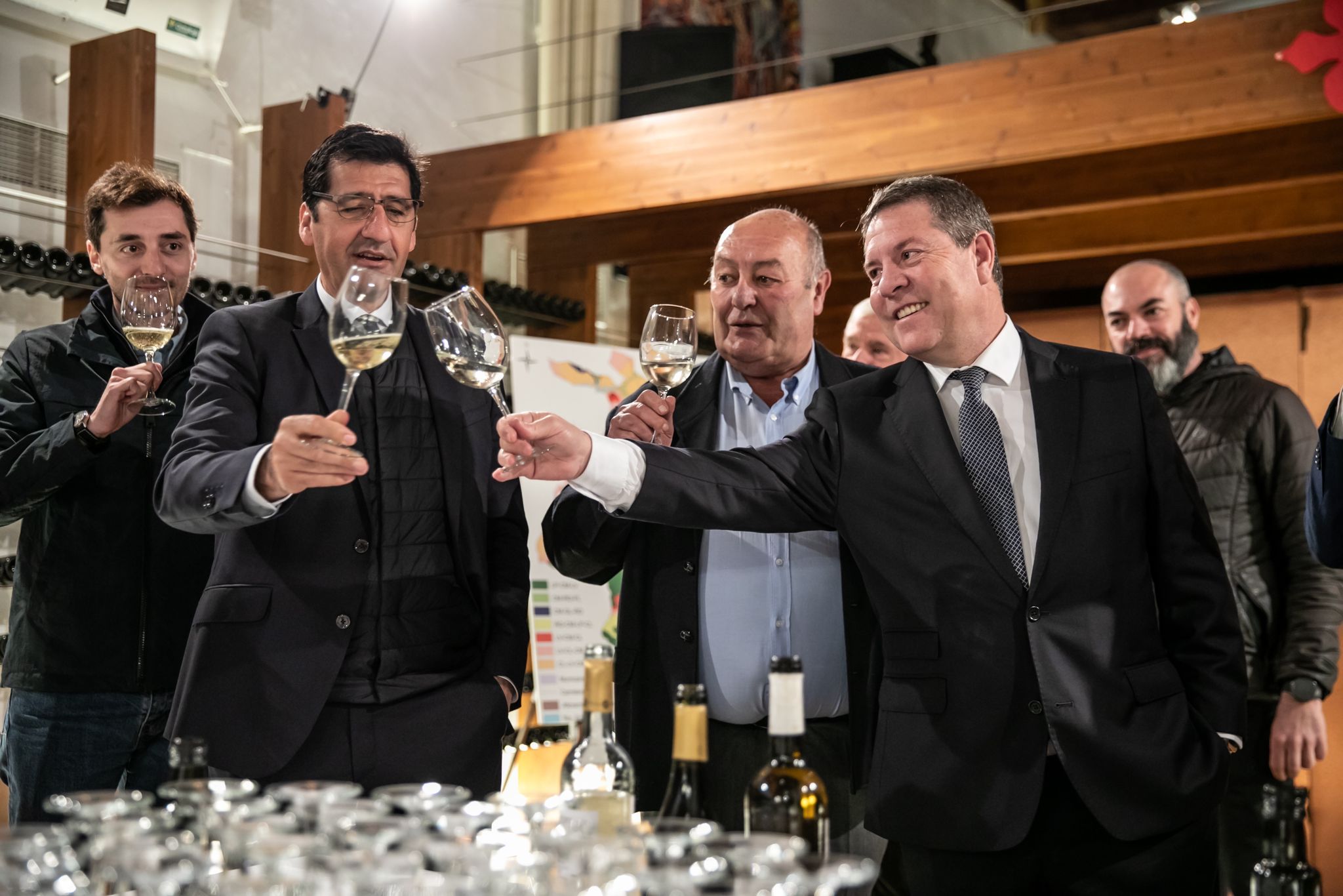 Brindis por DOP Campo de Calatrava en Bodegas Naranjo